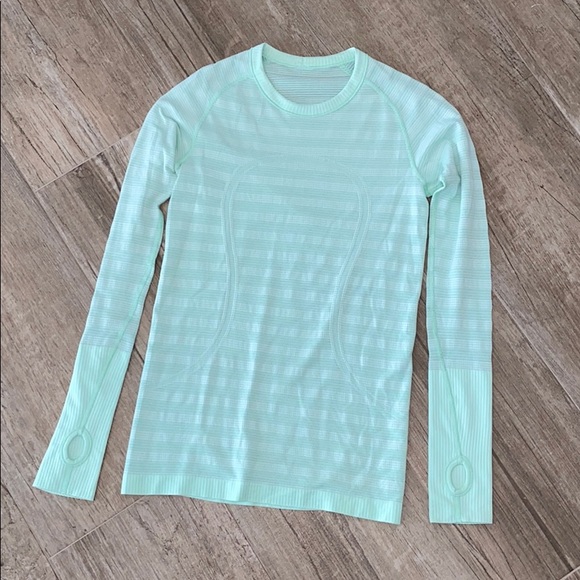 Lululemon Top - Picture 1 of 8